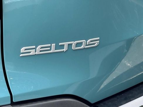 Certified 2026 Kia Seltos EX FWD image 7