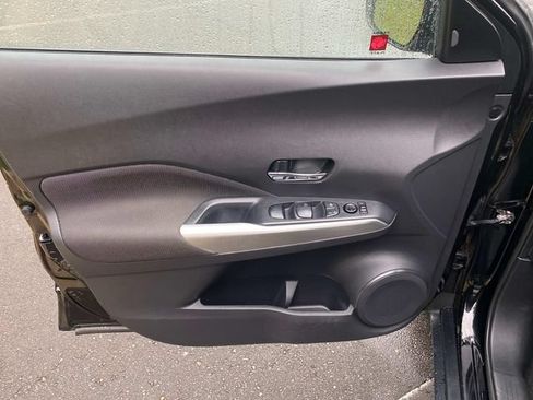 Used 2020 Nissan Kicks SV FWD image 12
