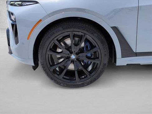 Used 2024 BMW X7 xDrive40i w/ M Sport Package AWD/4WD image 27
