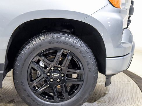 Used 2023 Chevrolet Silverado 1500 Custom image 13