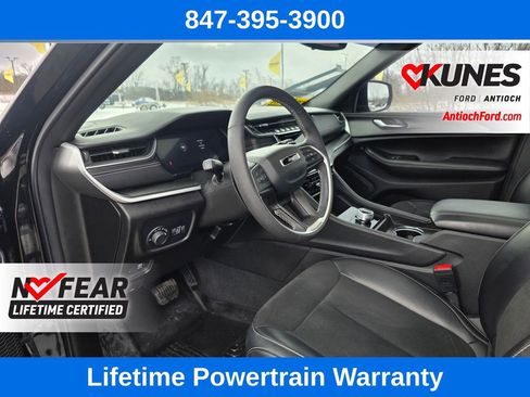 Used 2024 Jeep Grand Cherokee L Altitude image 19