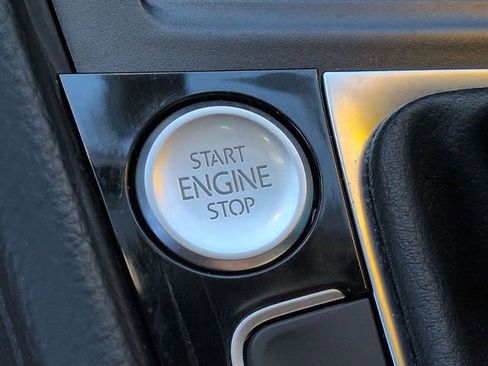 Used 2017 Volkswagen Golf Base image 20