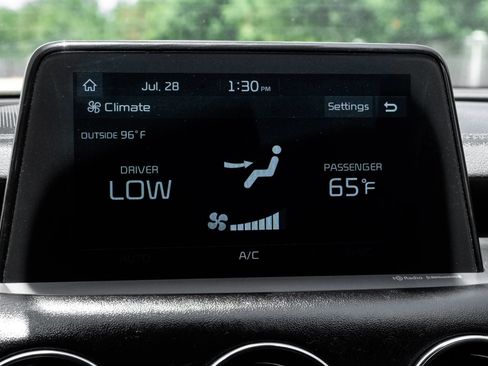 Used 2021 Kia Stinger GT2 RWD image 38