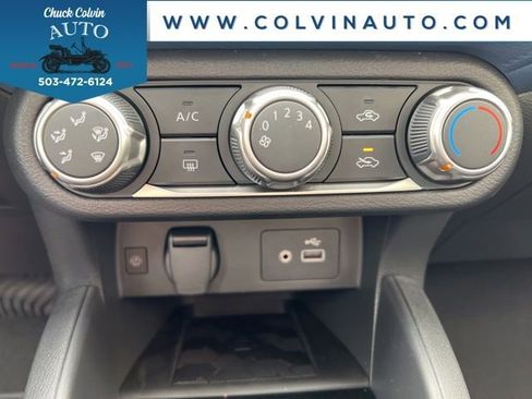 New 2025 Nissan Versa SV w/ Trunk Package image 20