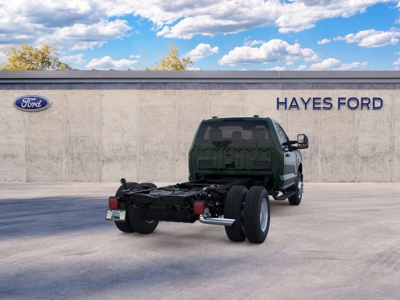 New 2025 Ford F350 4x4 Regular Cab DRW Super Duty image 8