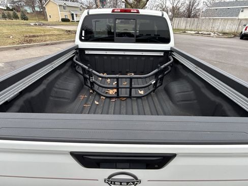 Used 2022 Nissan Frontier SV image 25