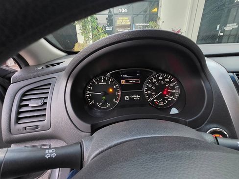 Used 2014 Nissan Altima 2.5 S FWD image 17
