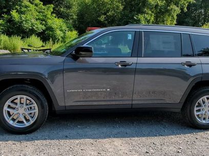 New 2025 Jeep Grand Cherokee L Laredo w/ Luxury Tech Group I