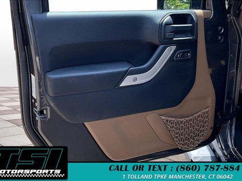 Used 2014 Jeep Wrangler Unlimited Sahara w/ Connectivity Group AWD/4WD image 21
