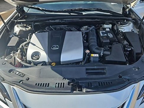 Used 2019 Lexus ES 350 Ultra Luxury image 10