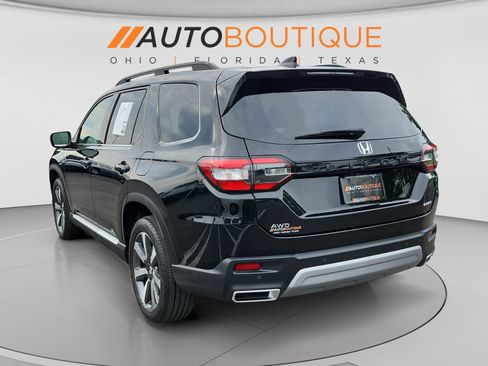 Used 2023 Honda Pilot Elite image 3