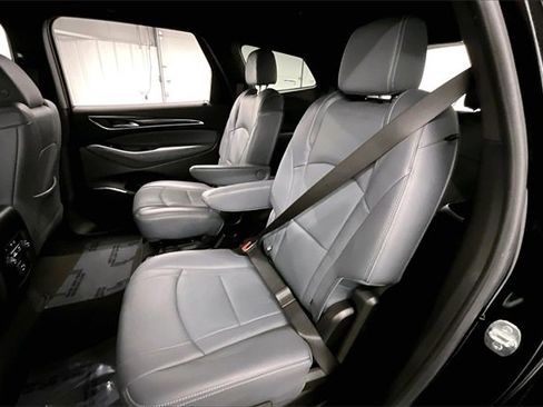 Used 2023 Buick Enclave Essence image 20
