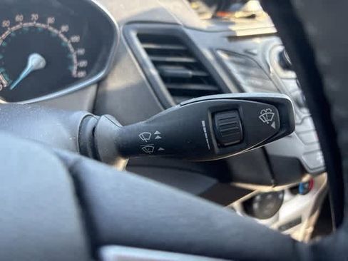 Used 2014 Ford Fiesta SE image 16
