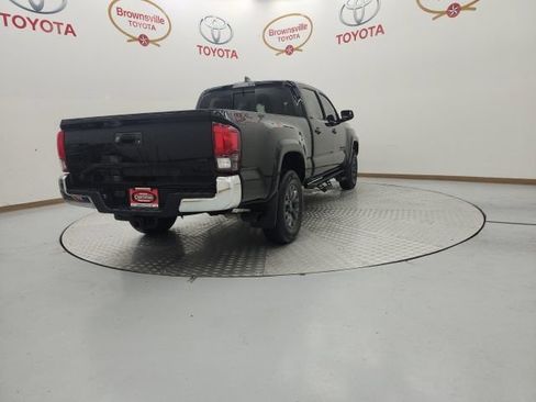 Used 2022 Toyota Tacoma SR5 RWD image 8