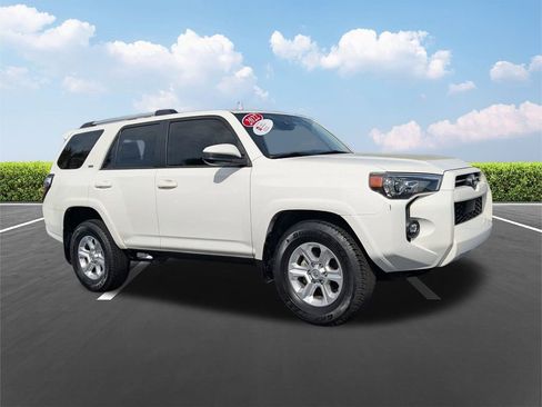 Certified 2022 Toyota 4Runner SR5 image 2