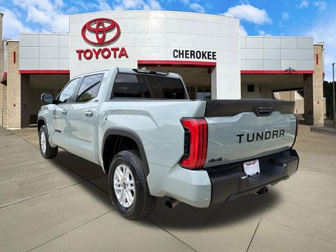 Used 2025 Toyota Tundra SR5 w/ SR5 Premium Package AWD/4WD image 7