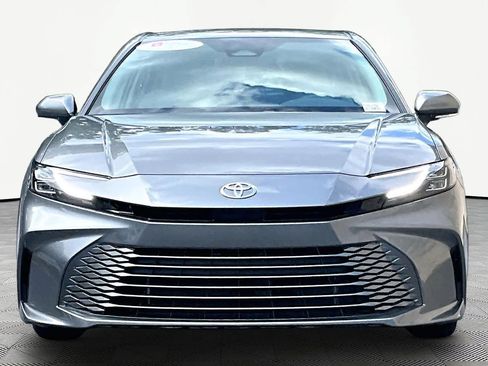 Used 2026 Toyota Camry XLE FWD image 4