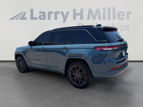 Used 2026 Jeep Grand Cherokee Summit w/ Obsidian Package AWD/4WD image 3