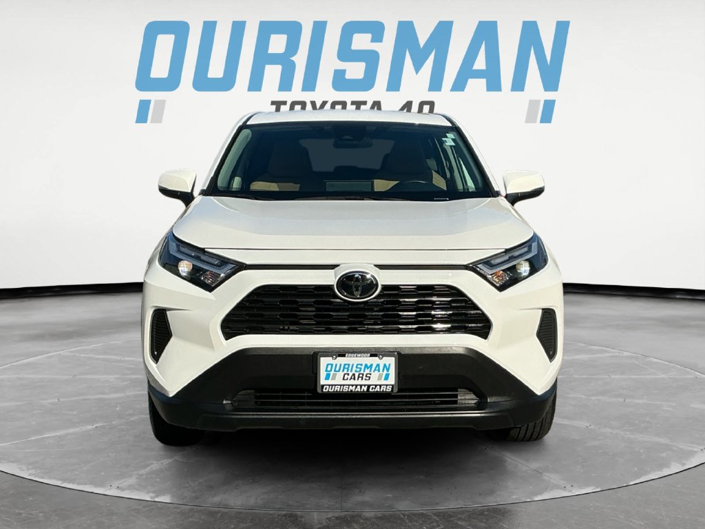 Used 2025 Toyota RAV4 LE AWD/4WD image 2