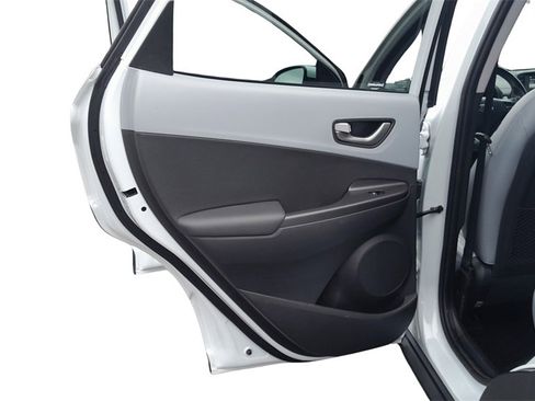 Used 2020 Hyundai Kona Limited image 29