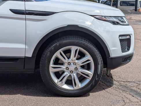 Used 2018 Land Rover Range Rover Evoque SE AWD/4WD image 9