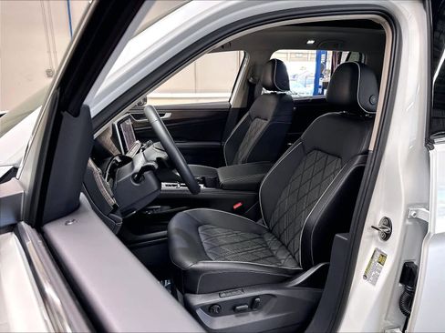 Certified 2026 Volkswagen Atlas SEL Premium R-Line AWD/4WD image 24