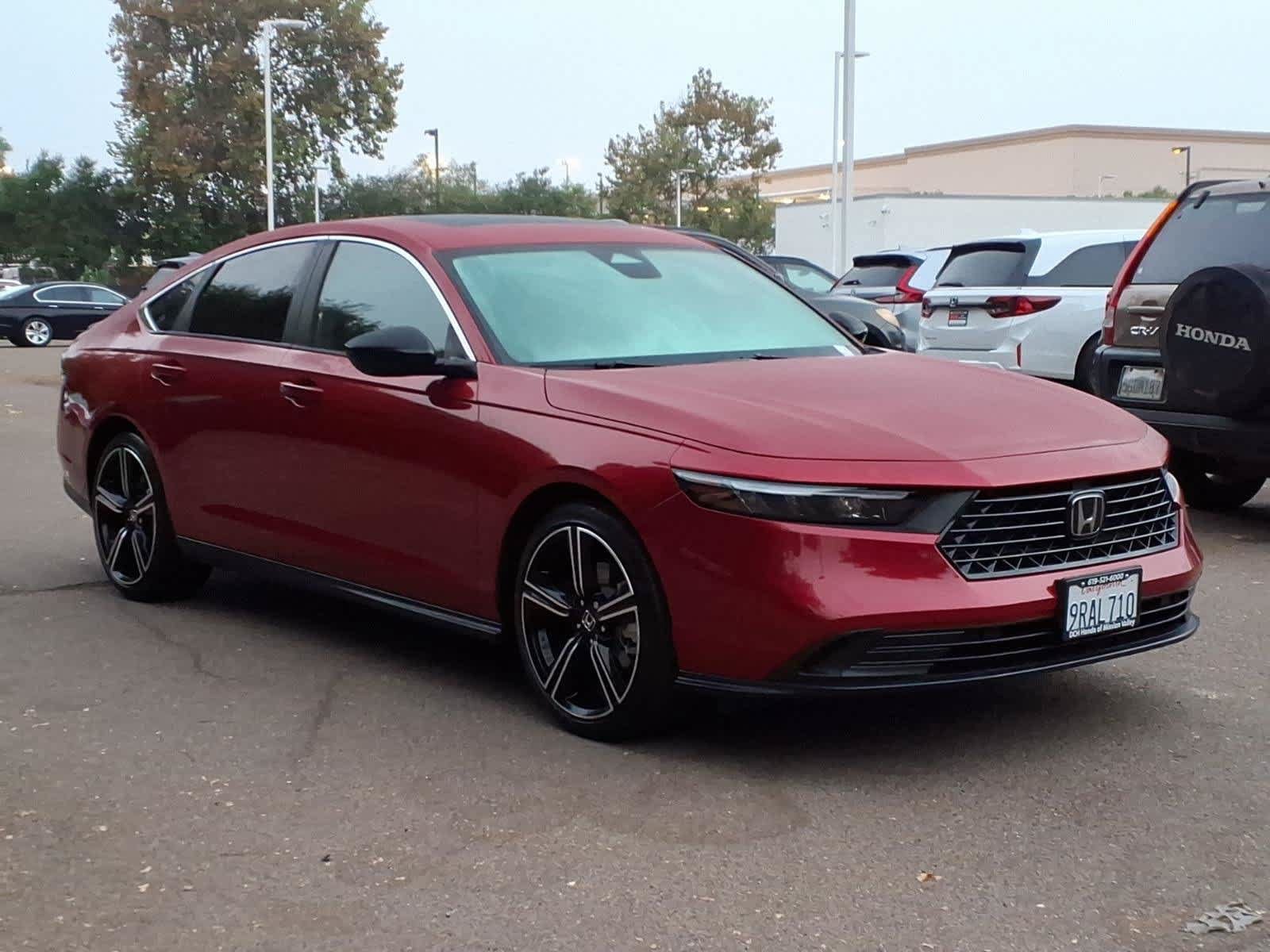 Used 2025 Honda Accord Sport image 3