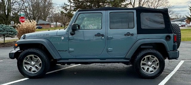 Used 2015 Jeep Wrangler Unlimited Rubicon w/ Connectivity Group AWD/4WD image 11