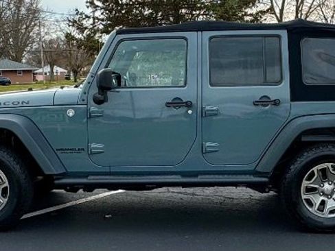 Used 2015 Jeep Wrangler Unlimited Rubicon w/ Connectivity Group image 11