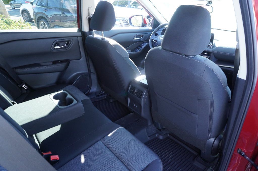Certified 2026 Nissan Rogue SV FWD image 10