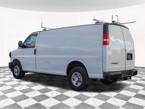 Used 2017 Chevrolet Express 2500 image 13