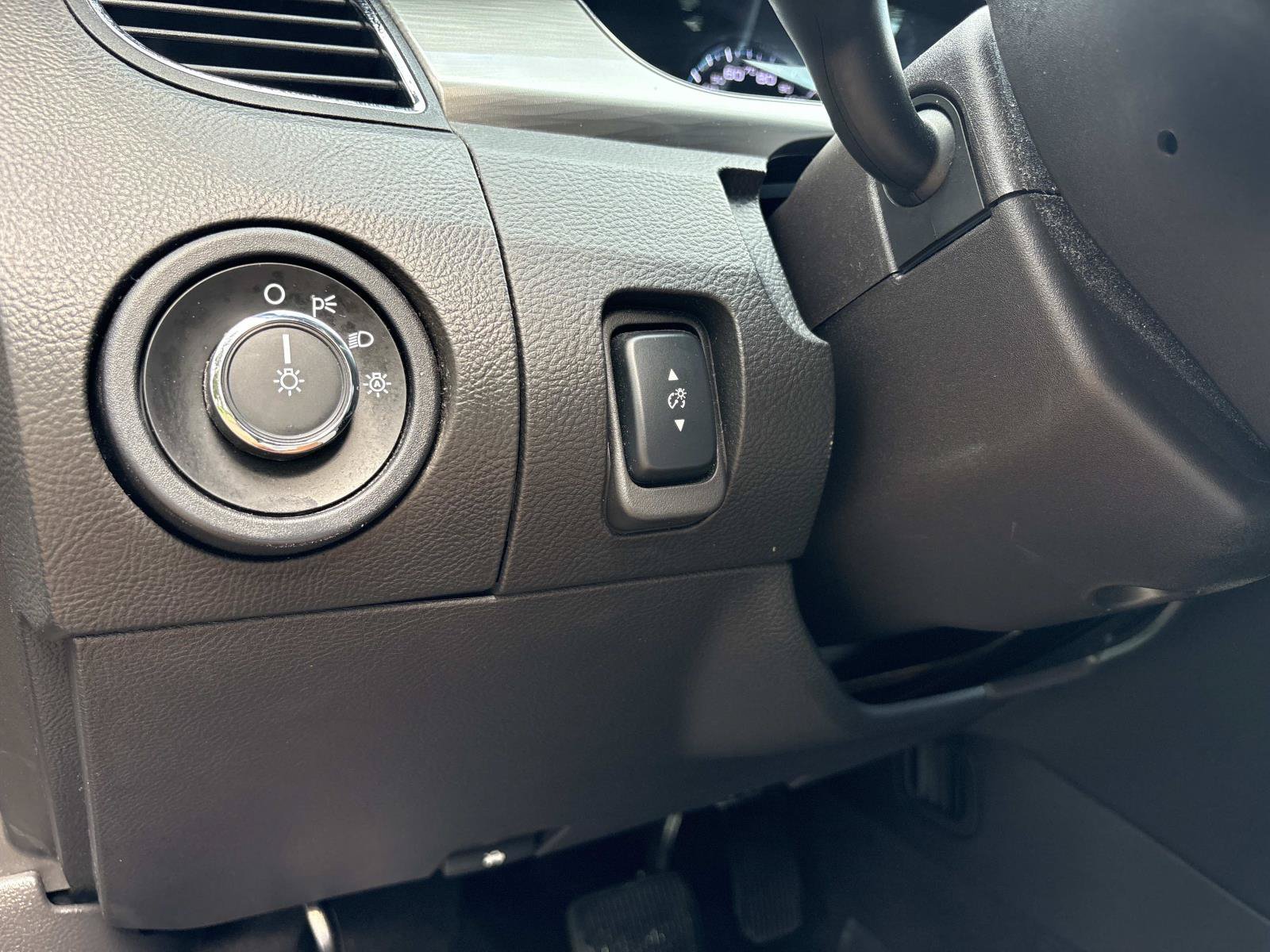 Used 2019 Ford Taurus SEL w/ Equipment Group 201A FWD image 31
