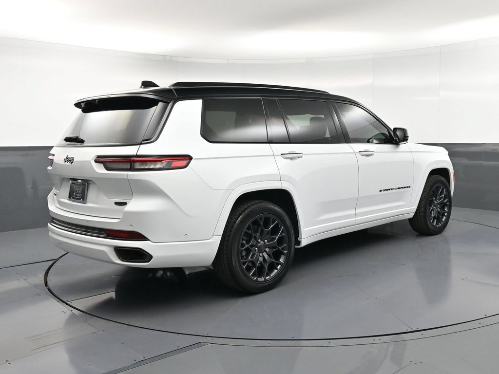 Used 2025 Jeep Grand Cherokee L Summit AWD/4WD image 8