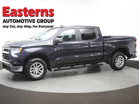 Used 2022 Chevrolet Silverado 1500 LT AWD/4WD image 57