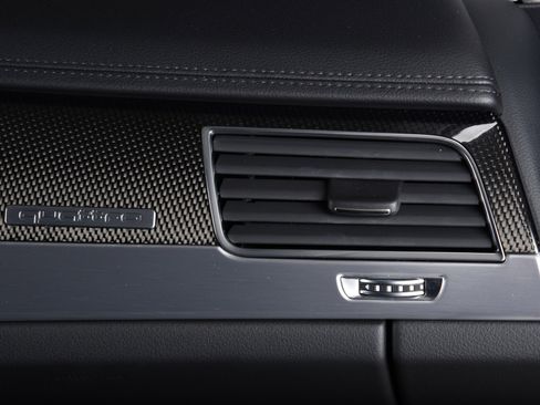 Used 2015 Audi S8 image 25