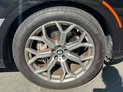 Used 2021 BMW X7 xDrive40i w/ Parking Assistance Package AWD/4WD image 9