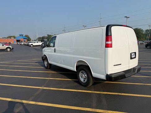 New 2025 Chevrolet Express 2500 Work Van w/ Driver Convenience Package image 5