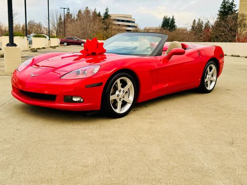 Used 2006 Chevrolet Corvette Convertible w/ Preferred Equipment Group RWD image 1