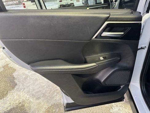 Used 2024 Mitsubishi Outlander SE image 21