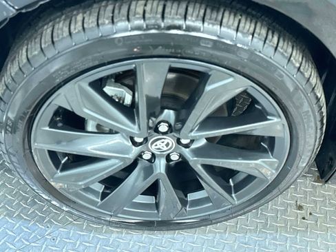 Used 2025 Toyota Corolla SE w/ SE Premium Package image 10