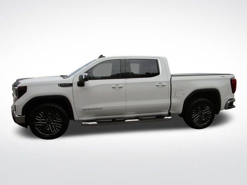 Used 2024 GMC Sierra 1500 SLE w/ X31 Off-Road Package image 2