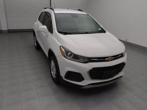 Used 2020 Chevrolet Trax LT image 14