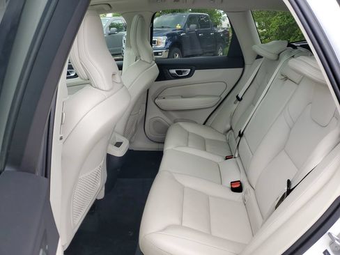 Used 2023 Volvo XC60 B5 Plus AWD/4WD image 14