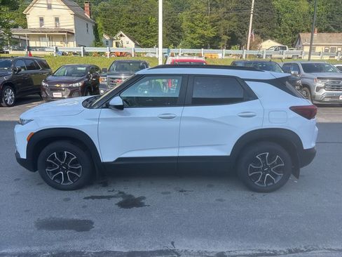 Used 2021 Chevrolet TrailBlazer ACTIV w/ Convenience Package image 2
