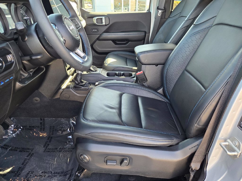 Used 2024 Jeep Wrangler High Altitude AWD/4WD image 30