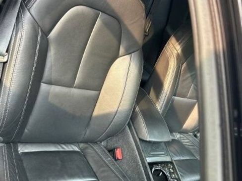 Used 2023 Volvo XC40 B5 Ultimate w/ Protection Package Premier AWD/4WD image 5