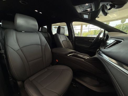 Used 2024 Buick Enclave Premium image 43