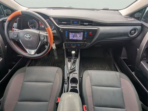 Used 2018 Toyota Corolla LE FWD image 11