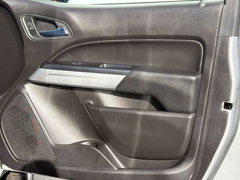 Used 2017 Chevrolet Colorado LT w/ Luxury Package, Chrome RWD image 32