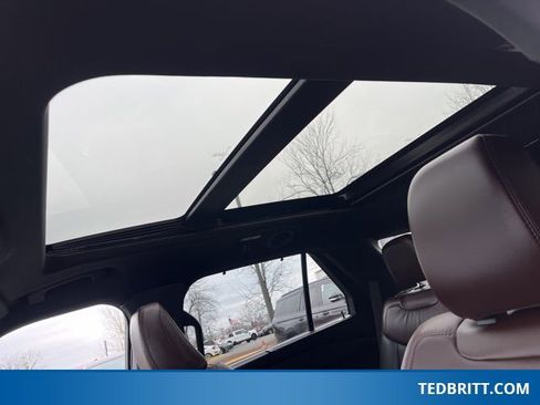 Certified 2022 Ford Explorer Platinum w/ Equipment Group 601A image 43